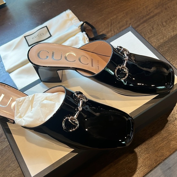 Gucci Lexi Patent mules - Picture 4 of 10